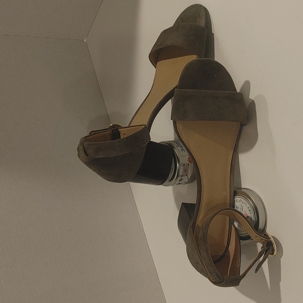 💃 Michael Kors 2" Olive Green Suede Sandals